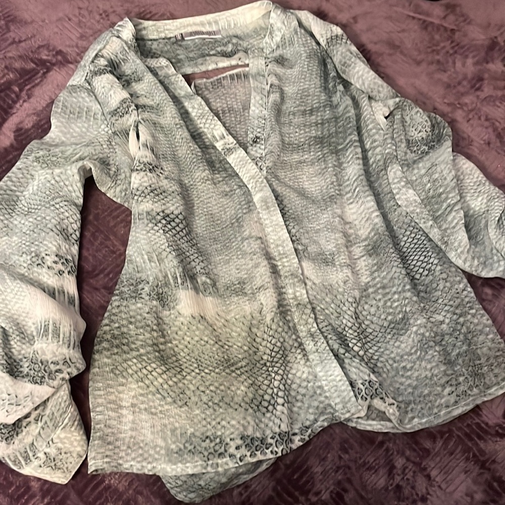Women’s. Blouse. Large. Jennifer Lopez.